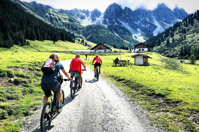 Innsbruck Scenic eBike Tours - A guide who watches the group closely