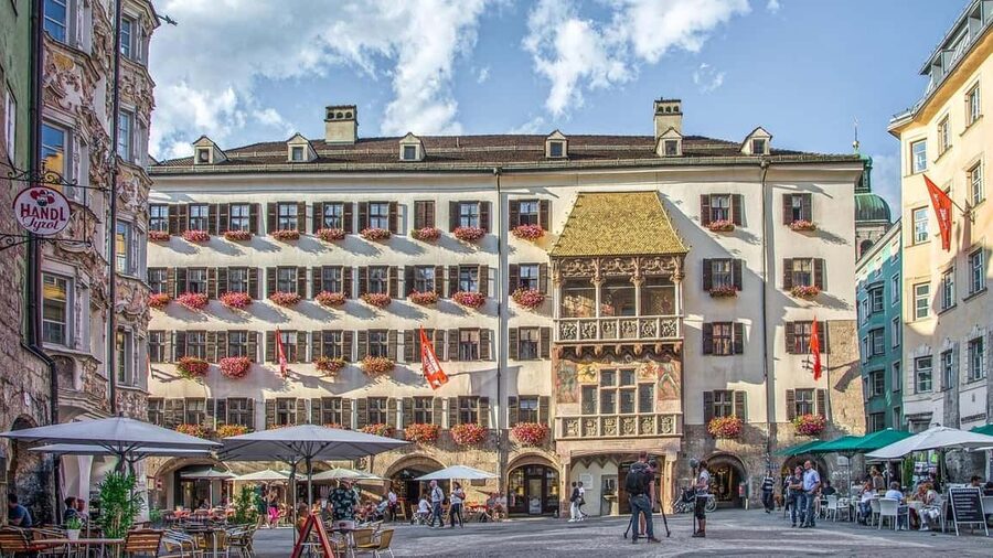 Innsbruck: Tour with Private Guide - Choosing the right language and setting expectations