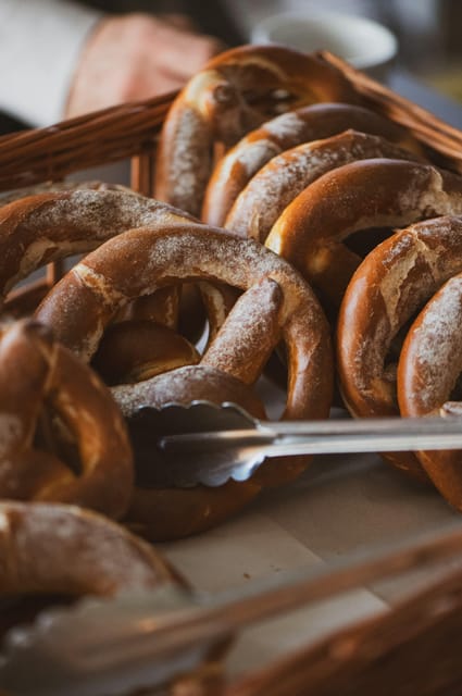 Innsbruck: Walking Traditional Food Tour - Starting at the Liberation Monument