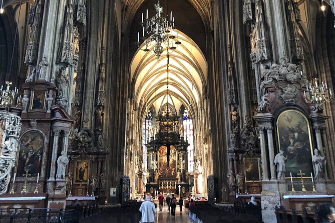 Introducing Vienna Walking Tour: The Capital of the Habsburgs - Heroes’ Square and Austria’s political story