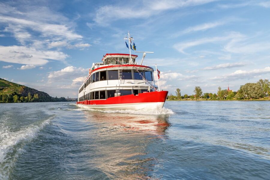 Krems: Wachau Valley River Cruise with 3-Course Meal - Setting out from Krems on the Danube