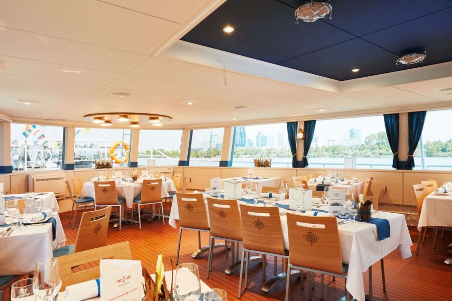 Krems: Wachau Valley River Cruise with 3-Course Meal - Service, families, and accessibility