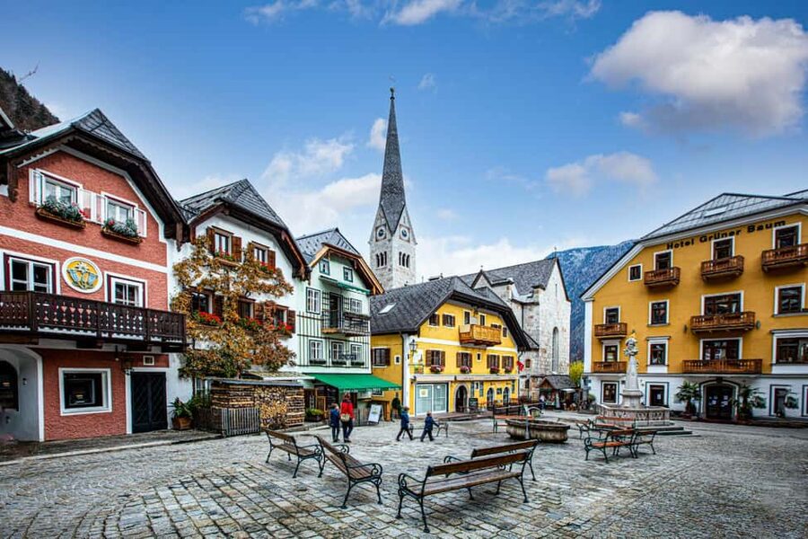 Majestic Walking Tour of Hallstatt - Evangelische Pfarrkirche and Hallstatt’s familiar view