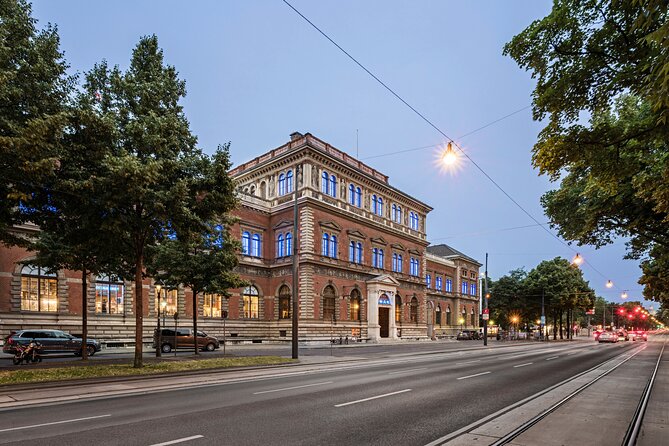MAK - Museum of Applied Arts, Vienna, Ticket - The Ringstraße building makes a strong first impression