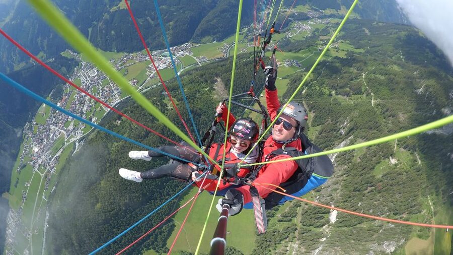 Mayrhofen: Paragliding Adventure With Soaring Views - What the 90 minutes really includes