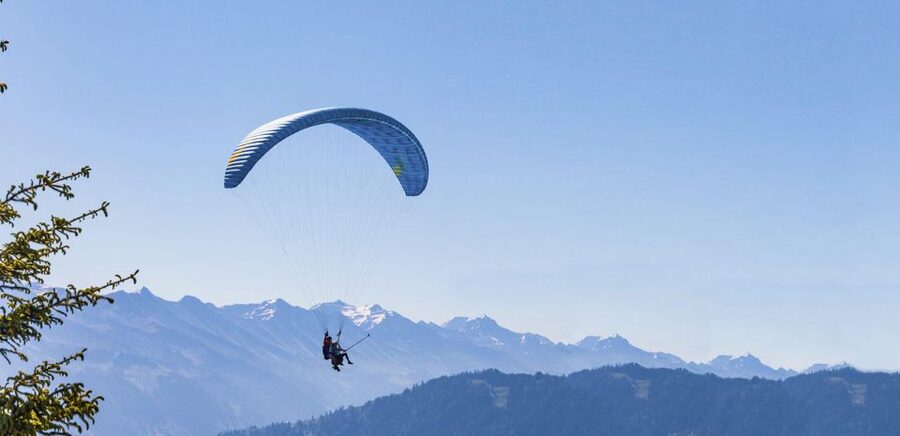 Mayrhofen: Paragliding Flight Experience Over Mountains - Choosing 15 or 25 minutes in the air
