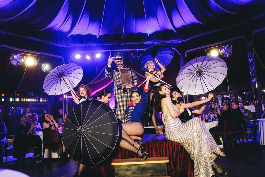Mirage Vienna: Burlesque Spectacular – Dinner Show - Arriving at the Mirage in Vienna’s Prater