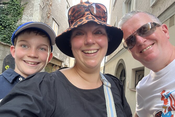 Mozart's Salzburg Exploration Game and Tour - Café Tomaselli: coffee, cake, and a practical pause