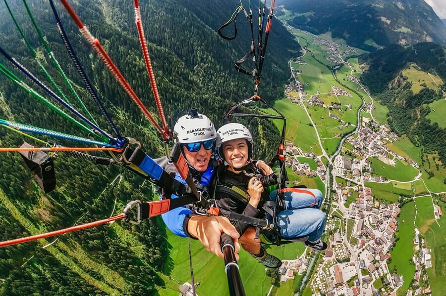 Neustift im Stubaital: Tandem Paragliding Flight - Why fly above the Stubai Valley?