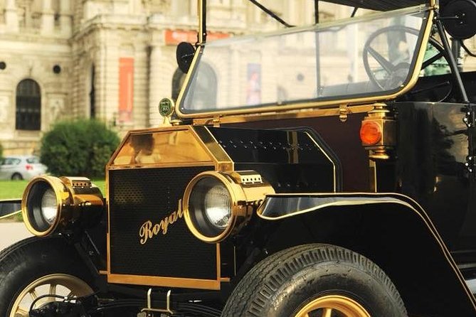 ( Night Tour ) With Private Guide + wine or prosecco - Vienna at night from a vintage electric cabrio