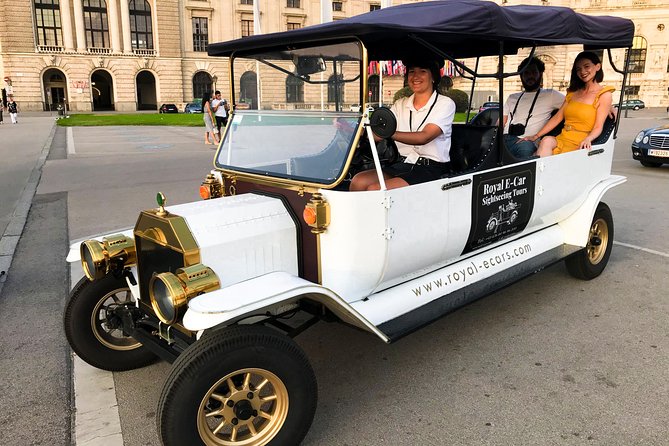 ( Night Tour ) With Private Guide + wine or prosecco - What the one-hour route can show you