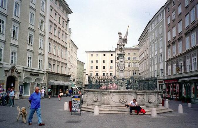 Nuns and Nazis Walking Tour in Salzburg - Makartplatz and the changing names of a square