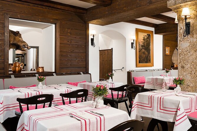 Original Sound of Music Tour Salzburg With Schnitzel and Noodle - The meal at Herzl Restaurant