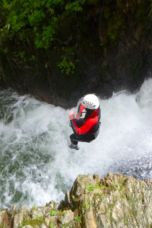 Ötztal: Canyoning at Alpenrosenklamm for Beginners - The optional 4-meter jumps