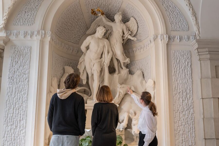 Palais Lobkowitz Audio Guide Tour - Klimt’s Nuda Veritas and the meaning behind it