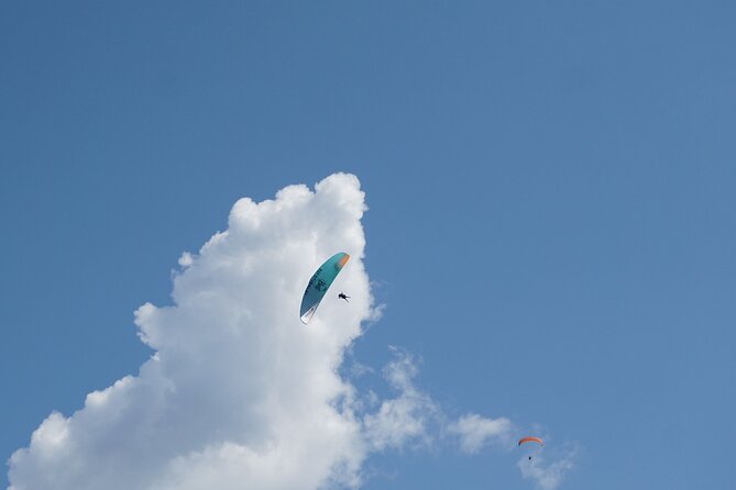 Paragliding in the morning - The ride up and the safety briefing