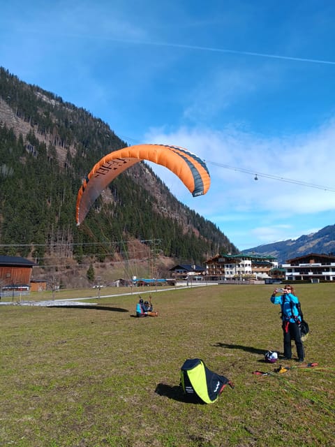 Paragliding Tandem Flight - Who will enjoy this most