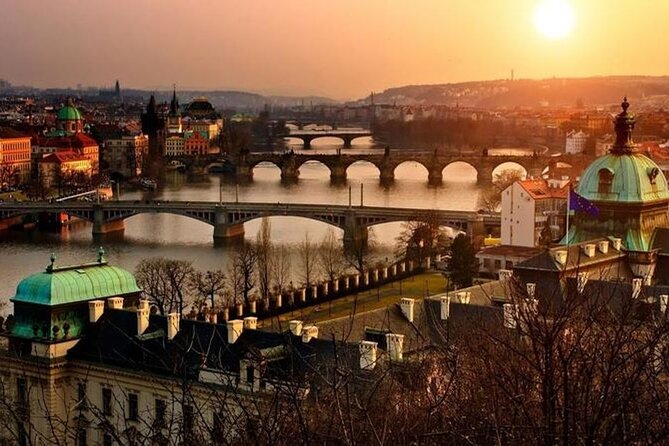 Prague Small-Group Day Trip from Vienna - Charles Bridge in a crowded 20 minutes