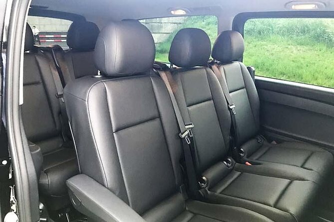 Private airport transfer in Vienna for up to 8 people in minibus - What the 30-minute ride is really like