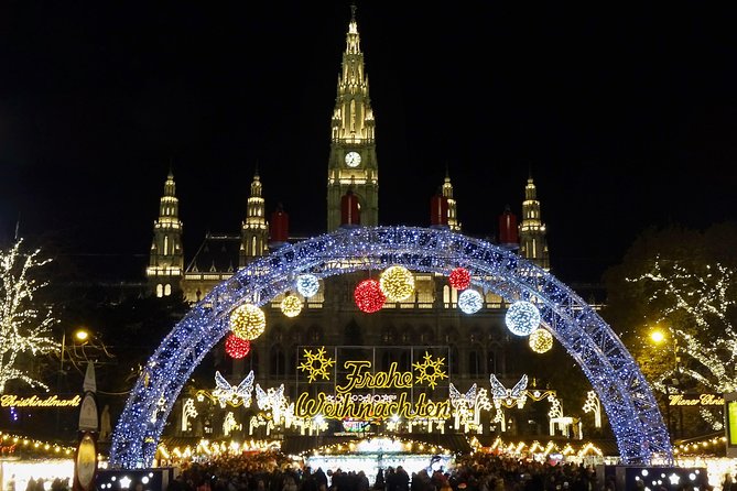 Private Christmas Markets Walking Tour Vienna - A smart route through Vienna after dark