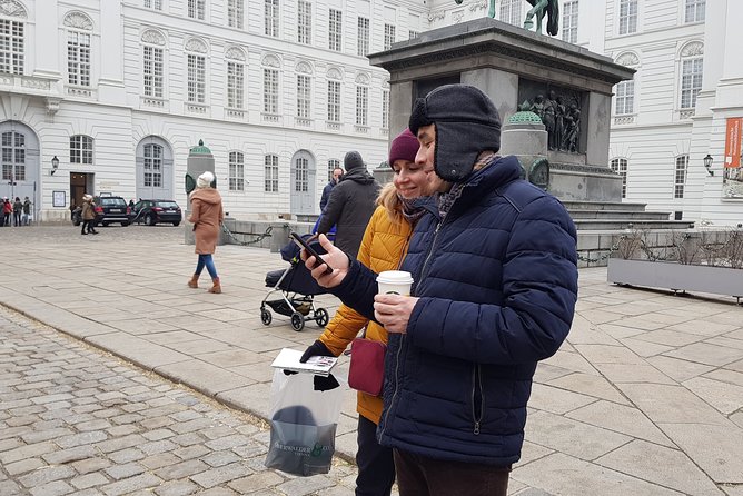 Private City Discovery walk - Historical Treasure hunt - Albertinaplatz and the art-filled end of the route
