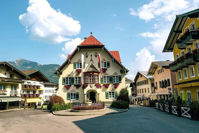 Private Day Highlight Tour of Hallstatt from Salzburg - A private tour is most useful for small groups