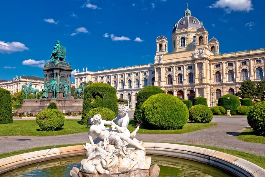 Private day trip from Budapest to Vienna and back - Why a Budapest to Vienna day trip can work