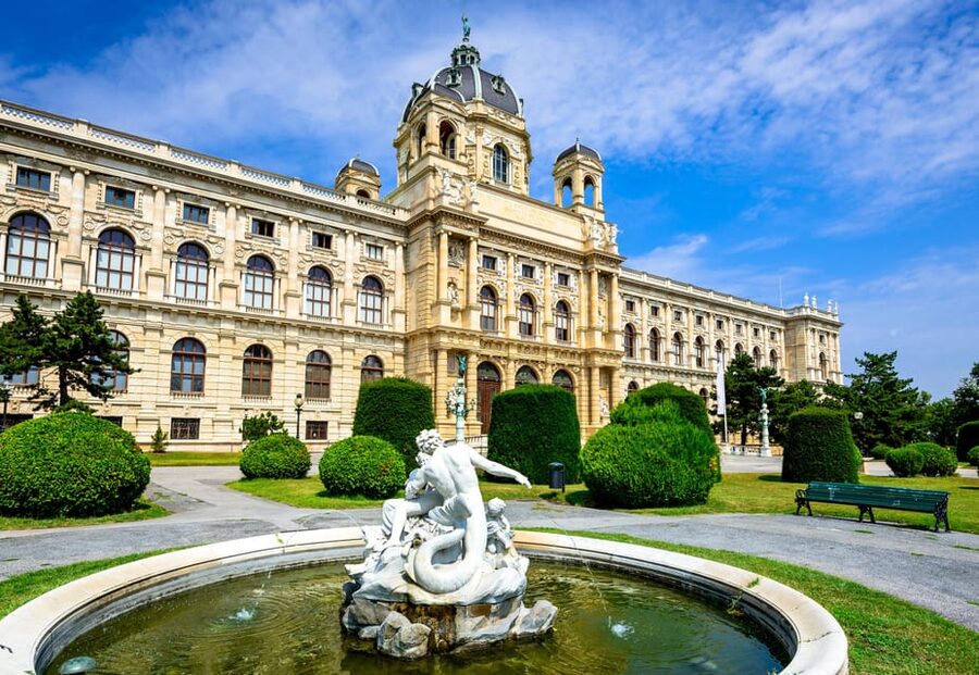 Private day trip from Budapest to Vienna and back - What the $359 price means