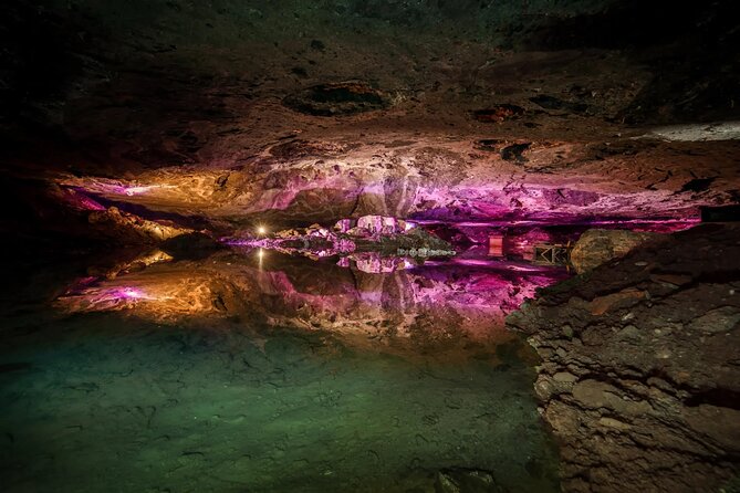Private guided tour from Vienna to Hallstatt with Skywalk & Salt Mine Experience - Lunch with time to look around