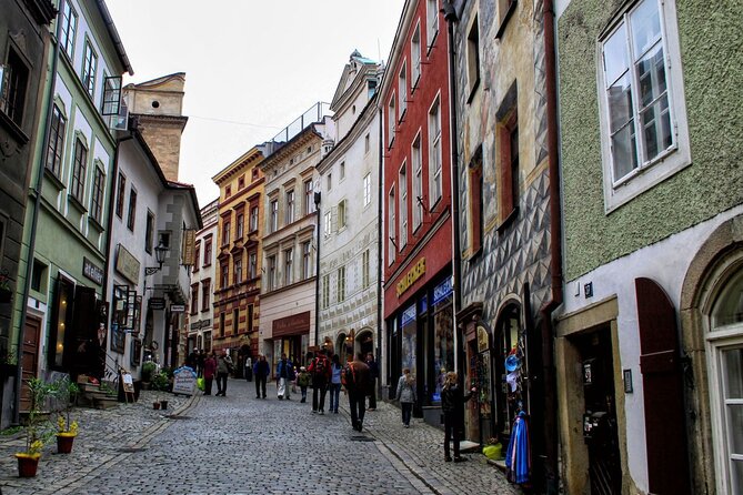 Private one way transfer from Cesky Krumlov to Vienna - Who will get the most value from this transfer