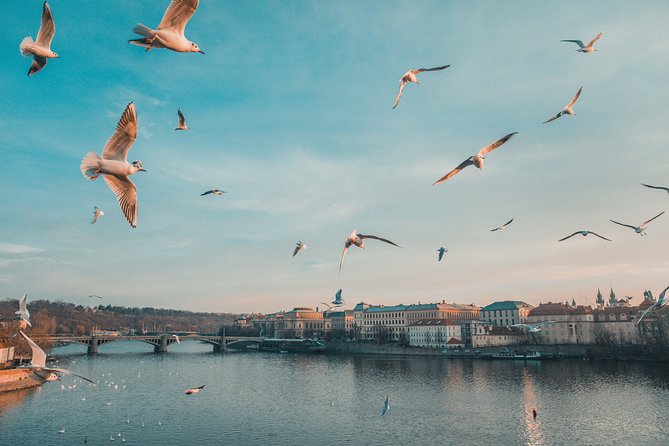 Private Scenic Transfer from Salzburg to Prague with 4h of Sightseeing - Choosing the Right Stop for Your Four Hours