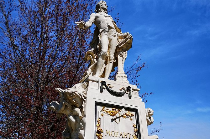 Private tour of historical Vienna with Jan - Hofburg courtyards and the Habsburg story
