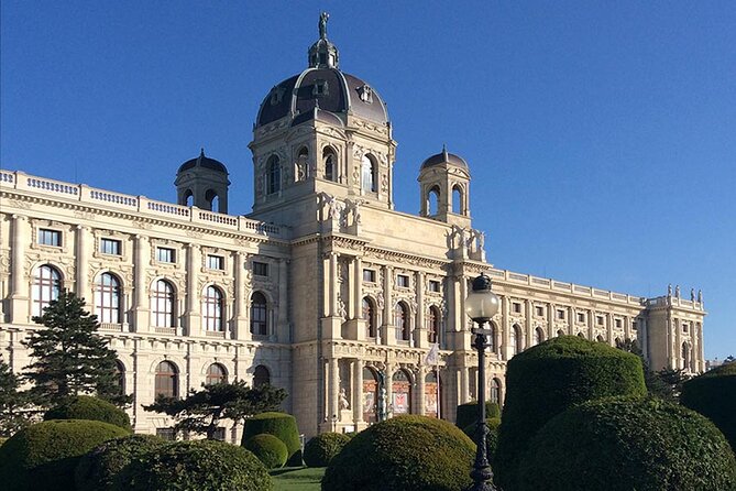 Private Tour of the Kunsthistorisches Museum: Secrets of Masterpieces | Tickets included - Bruegel, Velázquez, and the art of slowing down