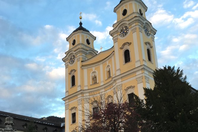 Private Tour The hills are alive: a tour to locations of the Sound of music film - Leopoldskroner Weiher and the Von Trapp house