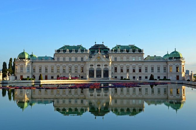 Private transfer from Salzburg to Vienna, 2 hours for sightseeing - Private vehicles and luggage limits