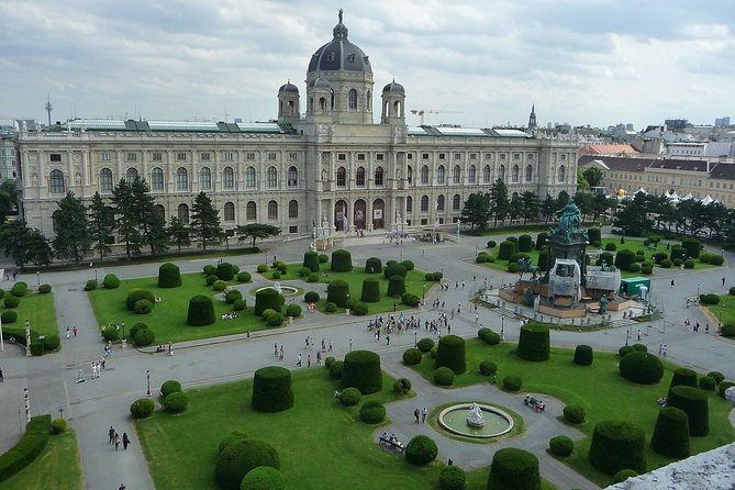 Private Transfer from Salzburg to Vienna: Door-to-door, English-speaking driver - Is $283.61 per person a fair price?