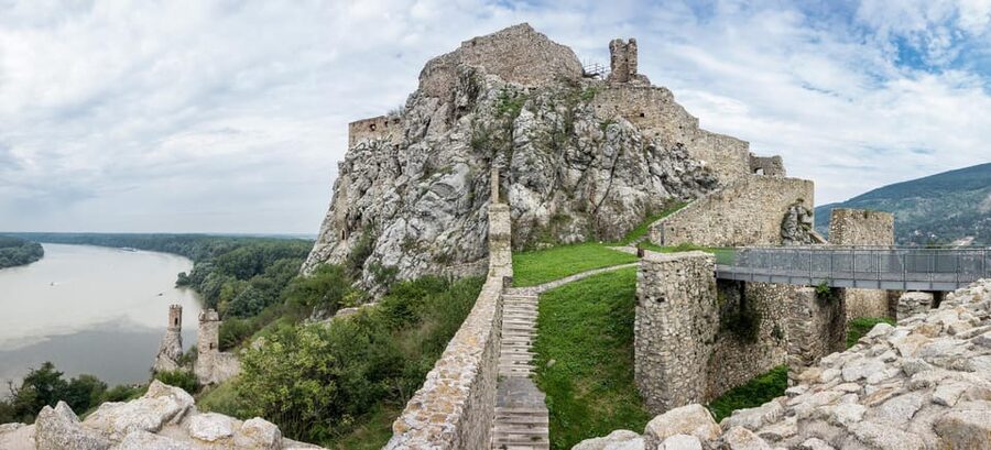 Private trip from Budapest to Bratislava & Gyor, and back - What the private driver adds