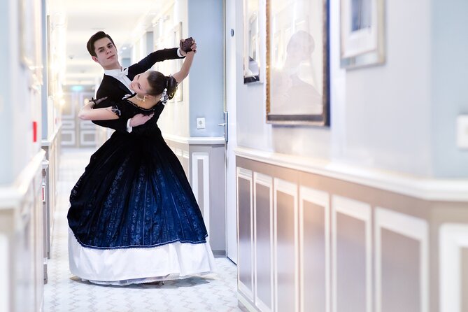 Private Waltz Workshop for Friends & Families (4-14 guests) - Learning the Original Viennese Waltz