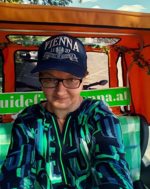 RAXI (Electric Rickshaw) Vienna Tours with two options - The Danube Canal by bike lane
