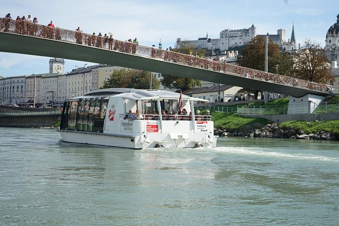 River Cruise to Hellbrunn, Palace & world-famous trick fountains - From the landing to Hellbrunn by double-decker bus