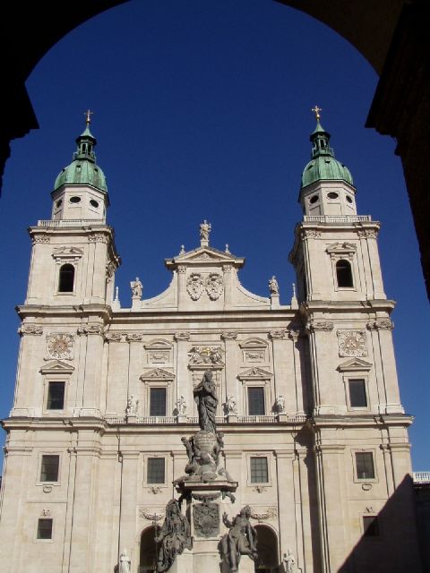 Salzburg 2.5-Hour Walking Tour: Mozart, Old Town & More - Getreidegasse and Mozart’s Birthplace