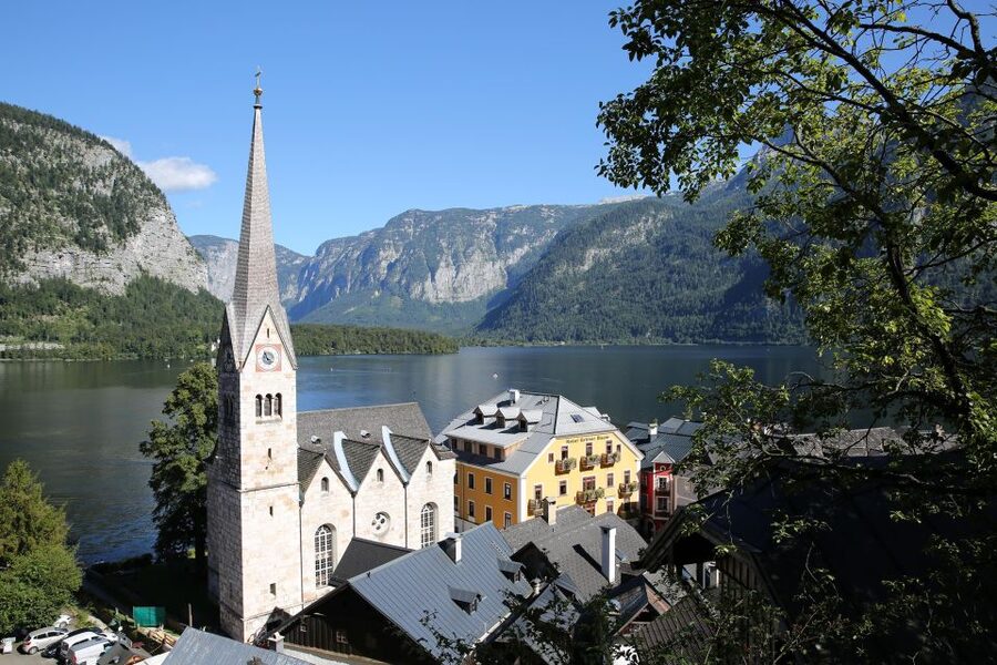 Salzburg: Hallstatt and Sound of Music Tour - Schloss Leopoldskron and the gazebo