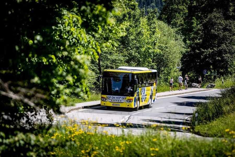 Salzburg: Hop-on Hop-off City Tour - Mozartsteg and Mirabellplatz on the return