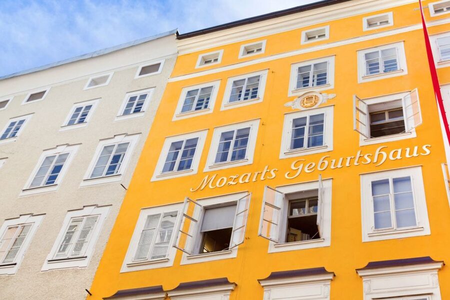 Salzburg: Life of Mozart Private Guided Walking Tour - Choosing between two hours and three