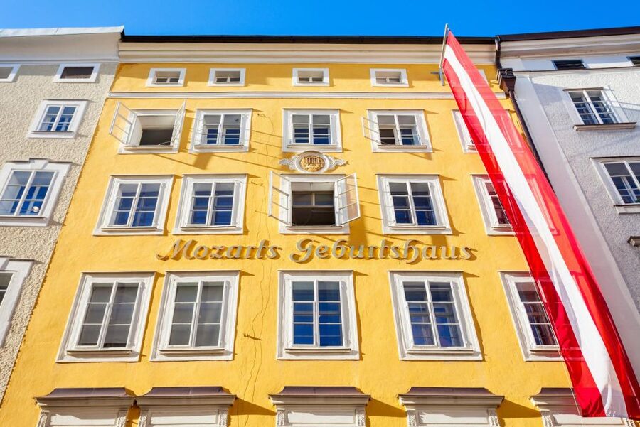 Salzburg: Old Town, Mozart, & Mirabell Gardens Walking Tour - What two hours really gives you