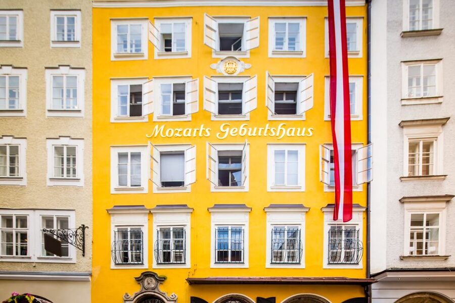Salzburg: Private City Highlight Tour with a Guide - Salzburg Cathedral and the baptismal font