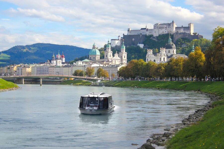 Salzburg: River Cruise & Best of Mozart Fortress Concert - Riding the funicular to Hohensalzburg Fortress