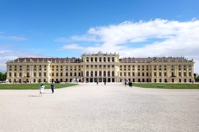 Schönbrunn Palace and Gardens Tour - Why the small group matters