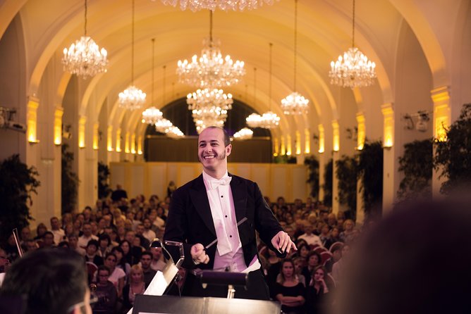 Schönbrunn Palace Concerts in Vienna - Temperature, sound, and crowd manners
