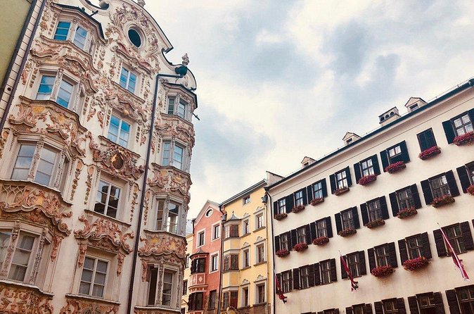 Self-Guided 1,5-hour Tour of Innsbruck: Exciting Stories, Photo Spots & Desserts - The imperial quarter: Hofburg, Hofgarten, and Hofkirche